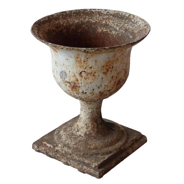 Garden Urn - Antique Cast Iron For Sale In New York - Image 6 of 6