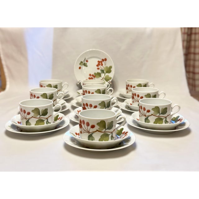 1980s Richard Ginori Red Currant Trios Cups, Saucers & Plates - Set of 10 For Sale - Image 11 of 13