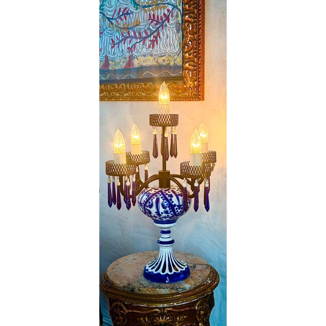 1960’s Vintage Delft-Style Blue Hand-Painted Floral Motifs on White Porcelain Table Lamp With 5 Arms For Sale In San Antonio - Image 6 of 12