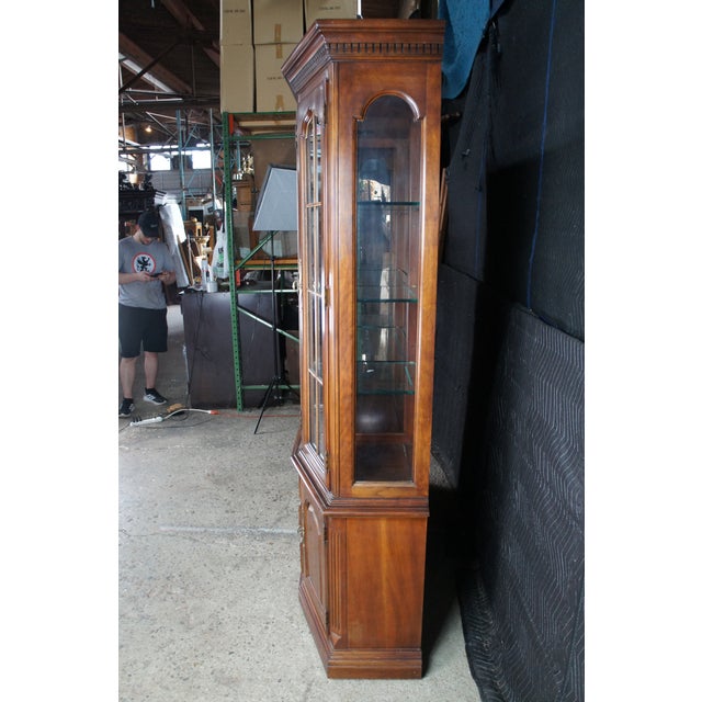 Late 20th Century Thomasville Collectors Cherry Traditional Canted Front Lighted China Cabinet For Sale - Image 18 of 18