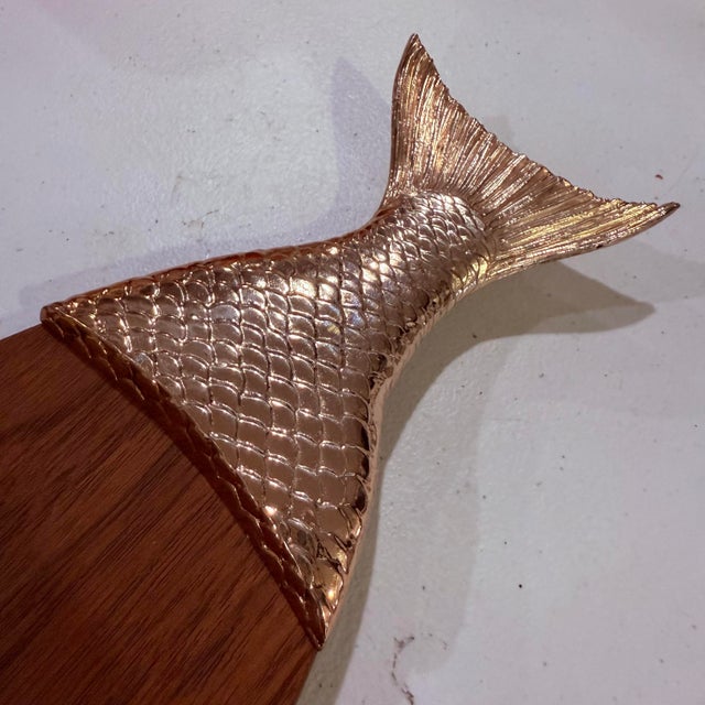 Vintage Ted Arnold LTD Gold & Wood Fish Cheese Board With Knife For Sale - Image 10 of 12