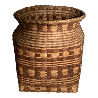 1960s North Carolina Native American Storage Basket For Sale
