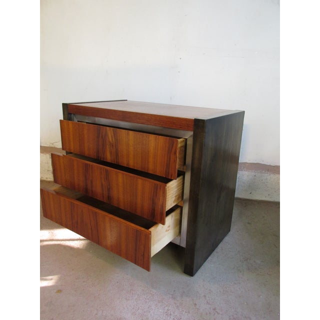 Modernist Style Three Drawer Nightstands by Dillingham, 1972, a Pair For Sale In New York - Image 6 of 9