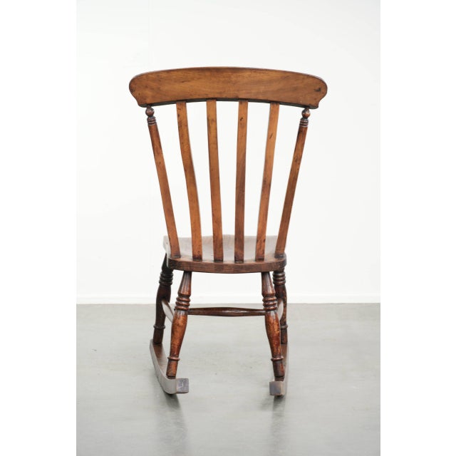 English Windsor Rocking Chair in Oak For Sale - Image 4 of 12