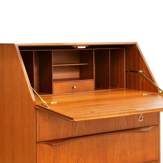Mid 20th Century Secretary Desk Bureau by Sutcliffe of Todmorden For Sale In Los Angeles - Image 6 of 10