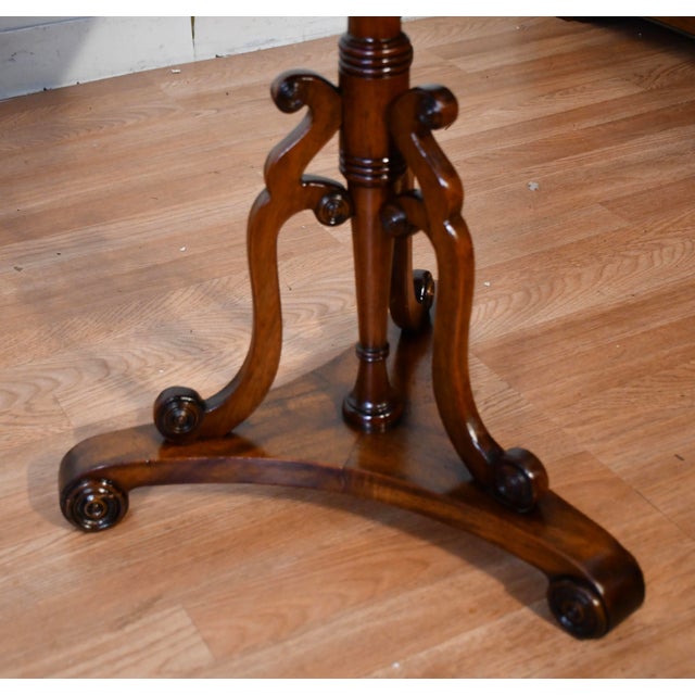 1920s English Regency Mahogany Banded Walnut Pair of Side Tables / End Tables For Sale - Image 13 of 16