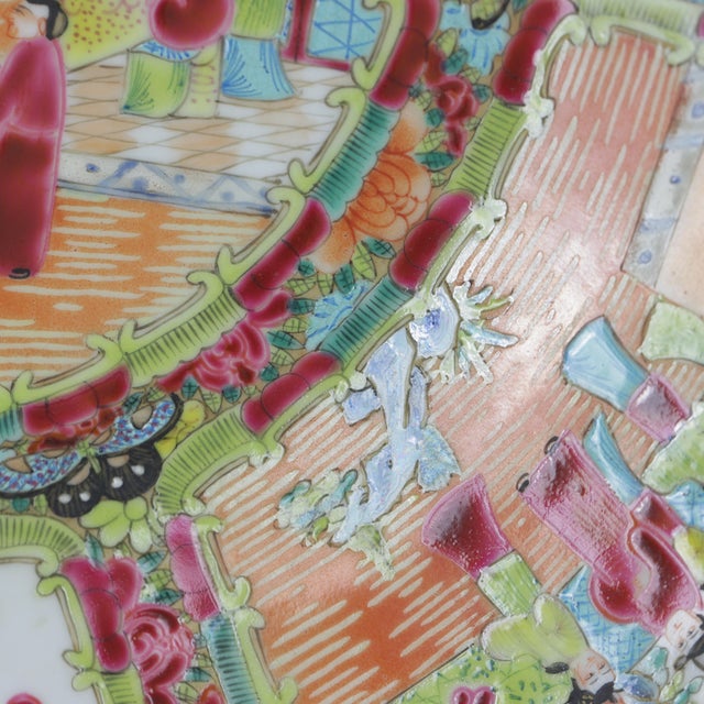 Early 20th Century Export Porcelain Cantonese Famille Rose Plate For Sale - Image 11 of 13