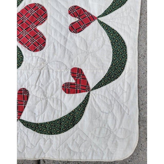 19th Century 19thc Red & Green Double Hearts Applique Quilt W/ Swag Border For Sale - Image 5 of 11