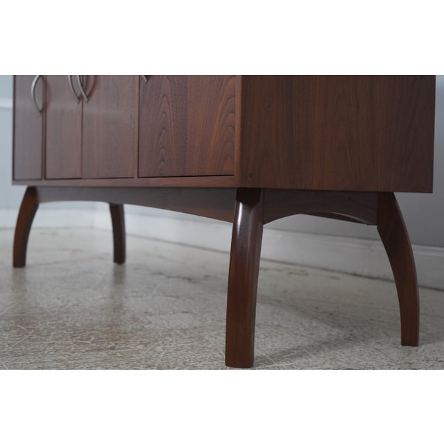 Brown Mid Century Modern Design Walnut Credenza For Sale - Image 8 of 18