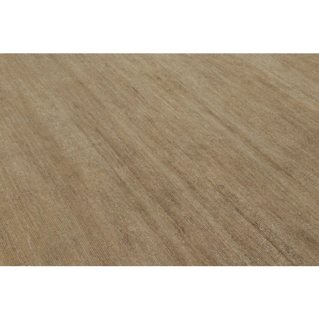 Contemporary Oversized Contemporary Textural Sari Silk Rug in Beige by Rug & Kilim, India For Sale - Image 3 of 10