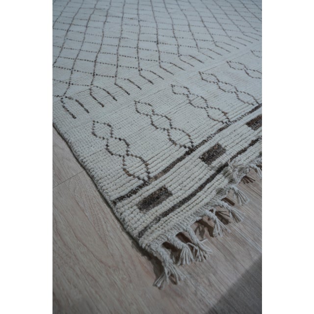 4x6 Jasmine Moroccan Ivory Floral Traditional Hand Knotted Wool Carpet Rug For Sale In New York - Image 6 of 6