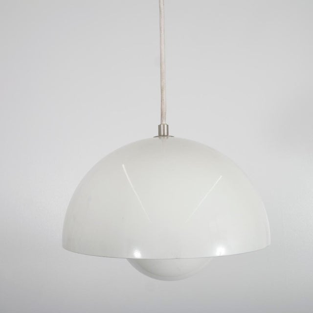 Mid-Century Modern White enameled metal space age pendant light For Sale - Image 3 of 8