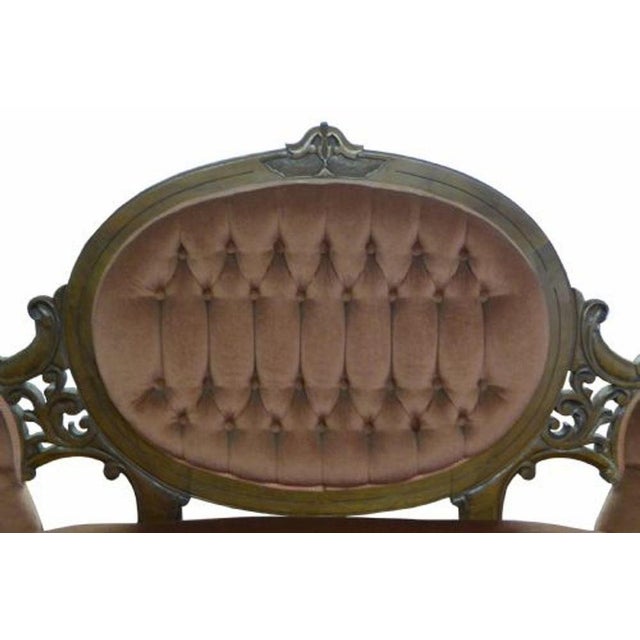 For sale is a good quality Victorian Walnut Double Ended Sofa, upholstered in a pink fabric. The sofa is structurally...