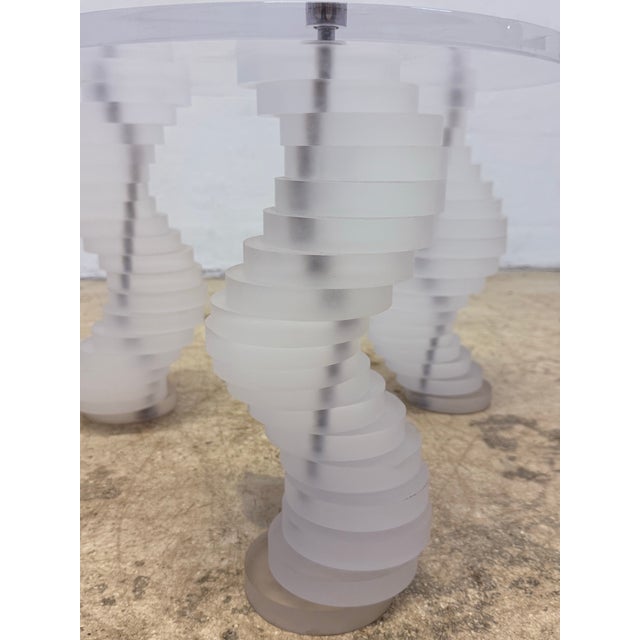 Mid-Century Sculptural Lucite Side Table With Spiral Lucite Legs, 1970s For Sale - Image 10 of 12