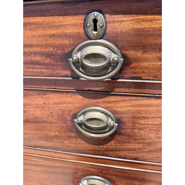 Thomas Chippendale Antique English Georgian Mahogany Chest of Drawers, Circa 1800–1820 For Sale - Image 4 of 9