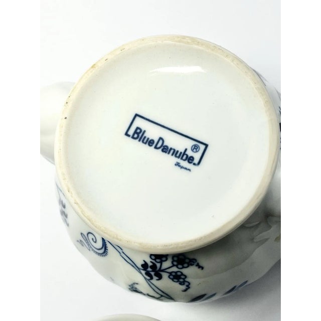 1990s 1990s Blue Danube “Blue Onion” Porcelain Teapot & Lid For Sale - Image 5 of 5