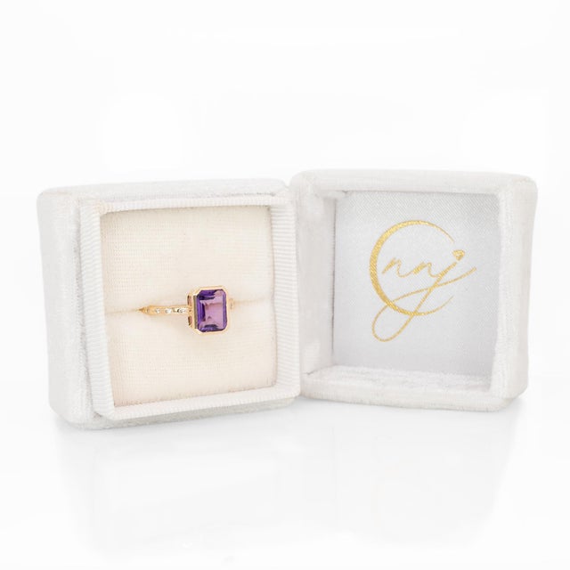 2.1ct Zambian Amethyst Ring With Natural Diamonds Accents: Solid 14k Gold, 9x7mm For Sale - Image 4 of 8