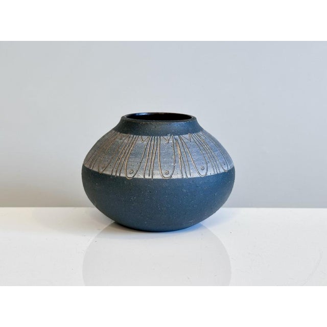Studio Ceramic Vase with Incised Fish Decoration by Ulli Wittich-Großkurth, Jena, Germany, 1950s For Sale - Image 11 of 11
