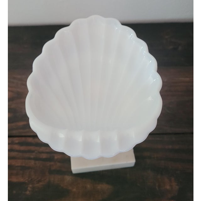 Mid 20th Century Hollywood Regency Cherub & Milk Glass Shell Dish on Marble Base For Sale - Image 12 of 12