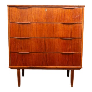 Mid Century Danish Modern Chest of Drawers Dresser Teak Wood Mobler 4 Vintage For Sale