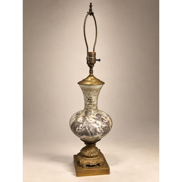 Vintage Neoclassical Cherub Glass Table Lamp For Sale In New York - Image 6 of 6