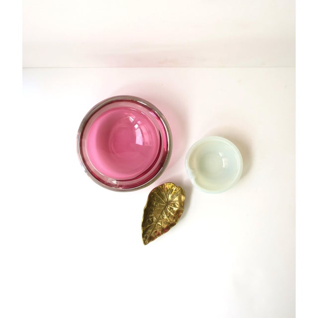 White Italian Murano White Opaline Art Glass Bowl or Ashtray After Seguso, Mid-20th Century, Italy For Sale - Image 8 of 11