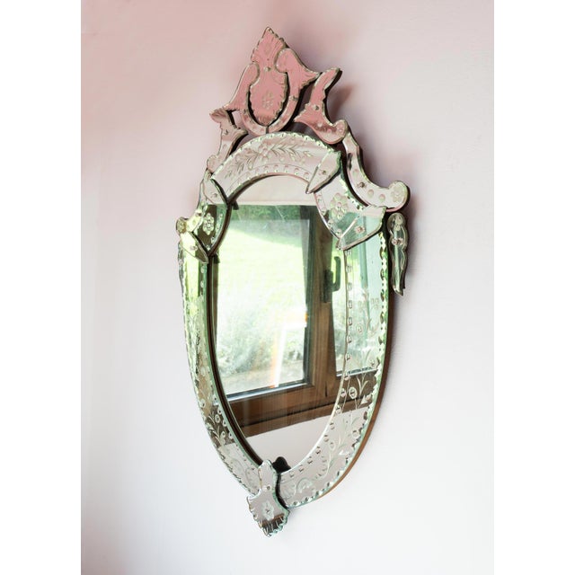 1950s Large Venetian Mirror with Crest, 1940s-1950s For Sale - Image 5 of 13