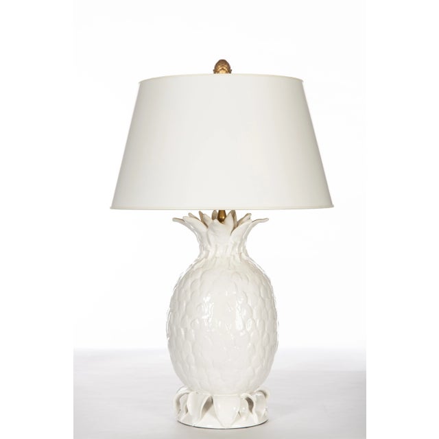 You've picked the perfect light source with this white pineapple lamp and its gold leaf acorn finial. Create tropical...