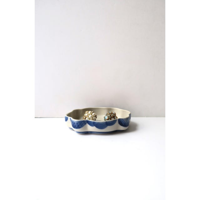 Blue and White Jewelry Dish For Sale In New York - Image 6 of 10