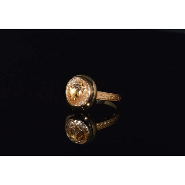 Contemporary GIA Certified Natural 8.40cts Ceylon Yellow Sapphire 18K Solid Gold Bezel Dome Engraved Ring, size 7.75 For Sale - Image 3 of 10