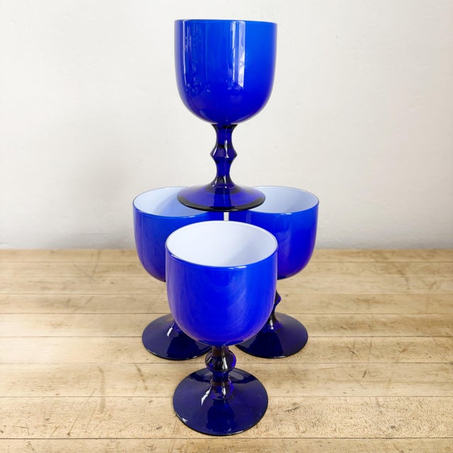 Carlo Moretti 1960's Carlo Moretti Blue Cased Wine Glasses Italian Glassware, Set of 4 For Sale - Image 4 of 10