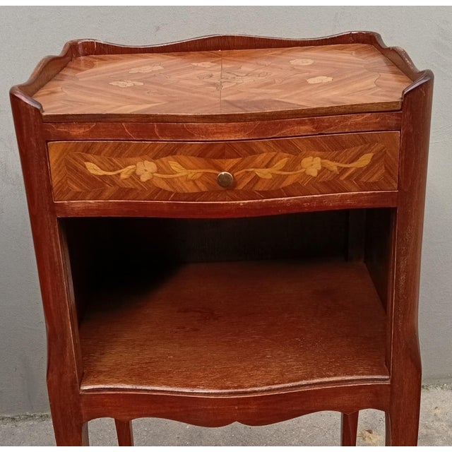 1930s Pair of French Louis XV Style Rosewood Side Tables Nightstands For Sale - Image 9 of 11