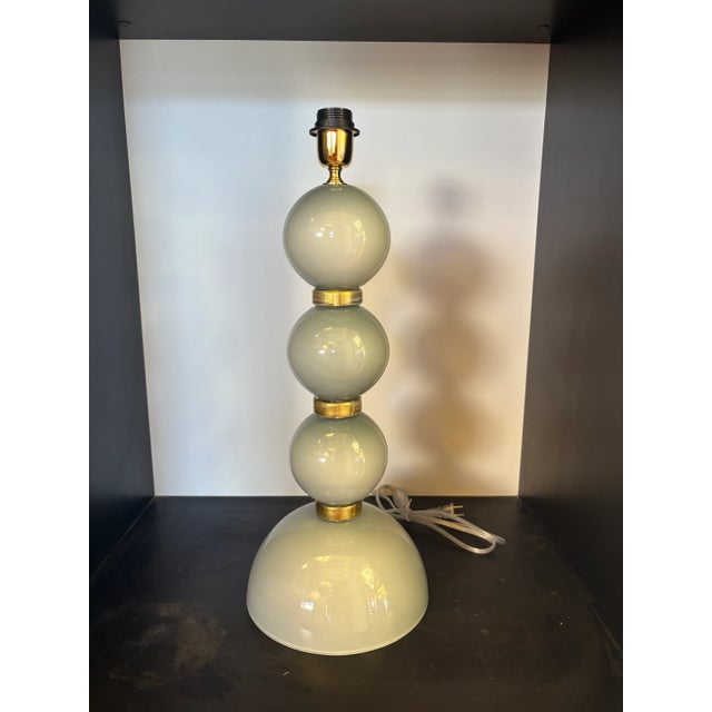 2020s Elegant Pair of Murano Glass & Brass Table Lamps – Gray Spheres With 24k Gold, Murano For Sale - Image 5 of 6