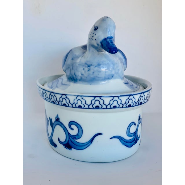 Chinoiserie Late 20th Century Chinoiserie Porcelain Duck Tureen in Blue and White For Sale - Image 3 of 12