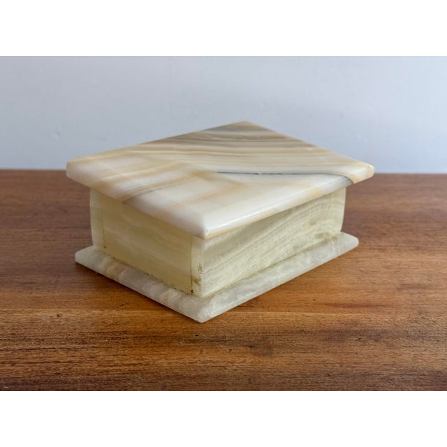 Stone 1960s Italian Export Alabaster Box For Sale - Image 7 of 11