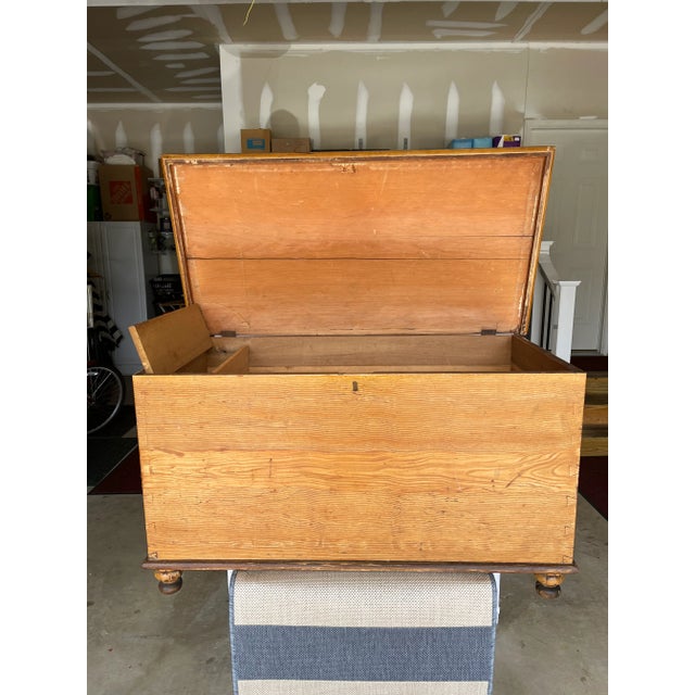 Early 19th century Primitive Antique PA painted (faux grained) blanket/storage chest - footed 1820-1840 - Features a...