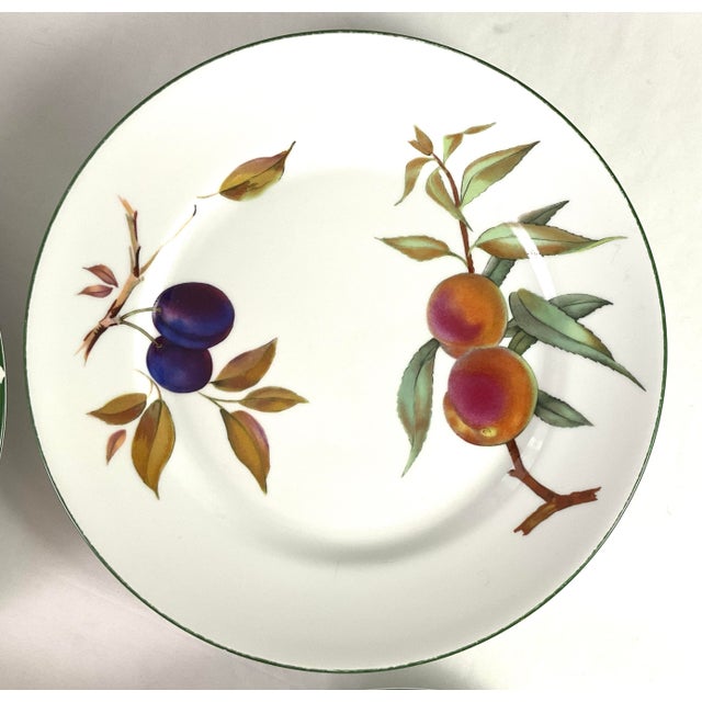 1980s Royal Worcester Evesham Vale-Green Rim – Dinner Plates, Set of Four For Sale - Image 6 of 8