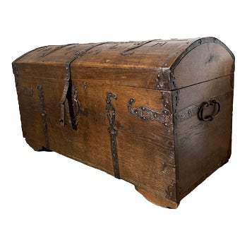 Antique Oak Dome Trunk, 1700s For Sale