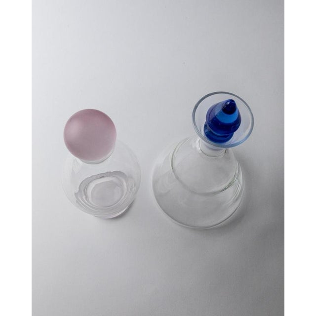 Vintage Clear Glass Decanters with Pink and Blue Stoppers, 1980s, Set of 2 For Sale - Image 6 of 11