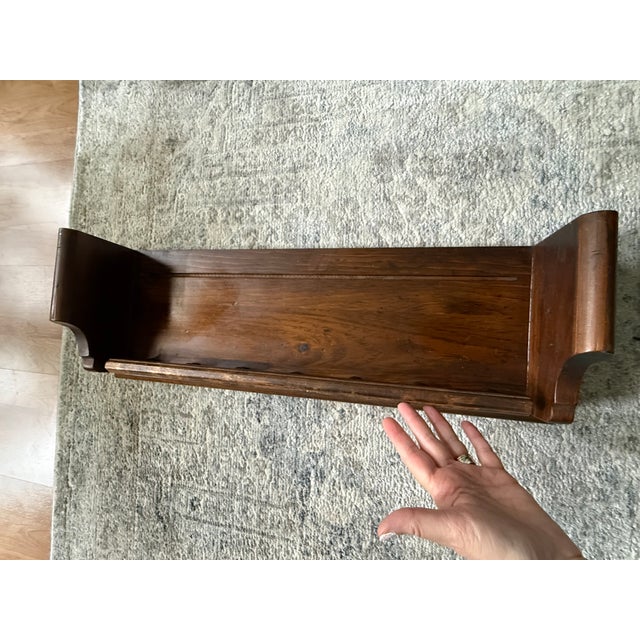 Wood Vintage Ethan Allen Heirloom Wood Gallery Wall Shelf Spindle Rail Plate Rack For Sale - Image 7 of 11