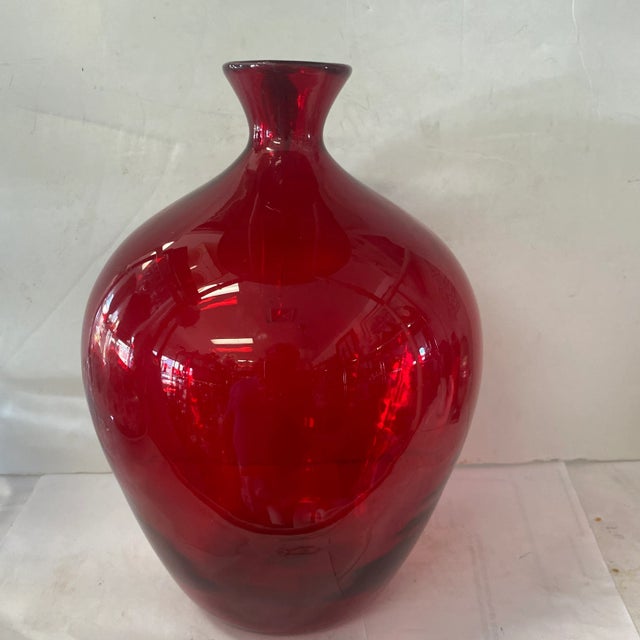 Blenko Large 1980s Red Glass Vase With Clear Handle by Blenko For Sale - Image 4 of 7