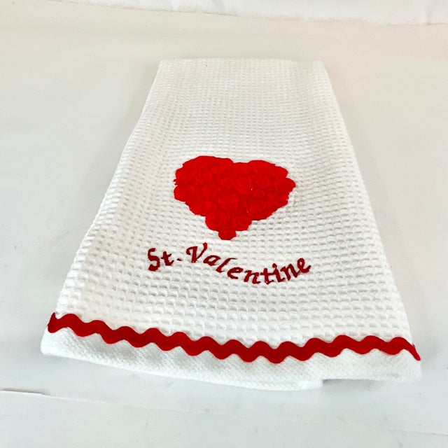 1990s Vintage Hollywood Regency Waffle St. Valentine Kitchen Towel With Roses Heart. For Sale - Image 5 of 7