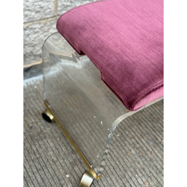 1970s Lucite Vanity Stool With Rose Velvet Cushion For Sale In Philadelphia - Image 6 of 11