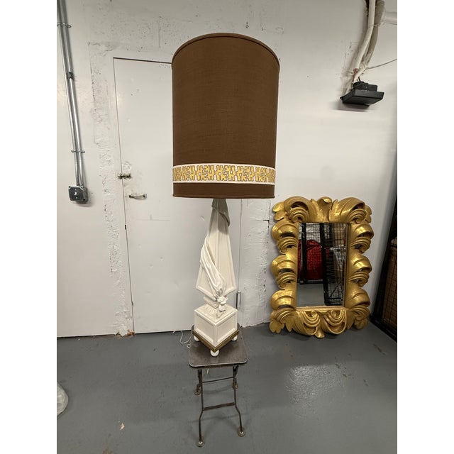 White Hollywood Regency Lamp For Sale - Image 8 of 10