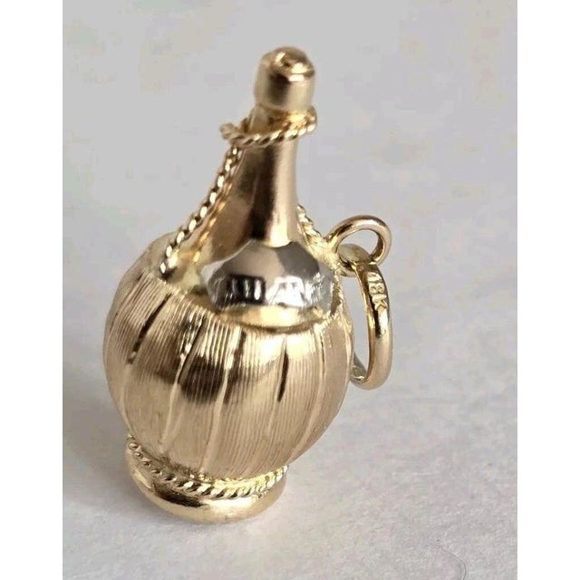 Vintage Two-Tone Gold Chianti Wine Bottle Charm Pendant, 1960s For Sale - Image 6 of 13