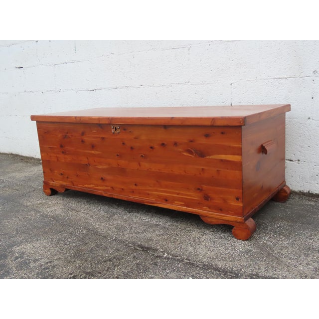 Traditional Early 1900s Solid Cedar Hope Chest Blanket Trunk Bench 6305 For Sale - Image 3 of 16