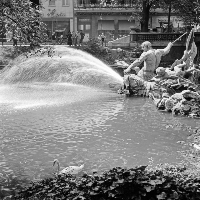1930s Tritons Fountain at Koenigsallee Avenue Duesseldorf, Germany 1937 For Sale - Image 5 of 5