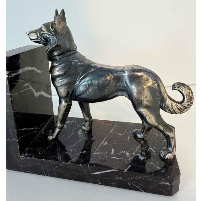 Art Deco French Bookends with Wolf Dogs in Silver Patinated Metal, 1930s, Set of 2 For Sale - Image 6 of 9