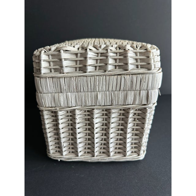 Vintage 1900s White Wicker Woven Lidded Storage Basket For Sale In Orlando - Image 6 of 12