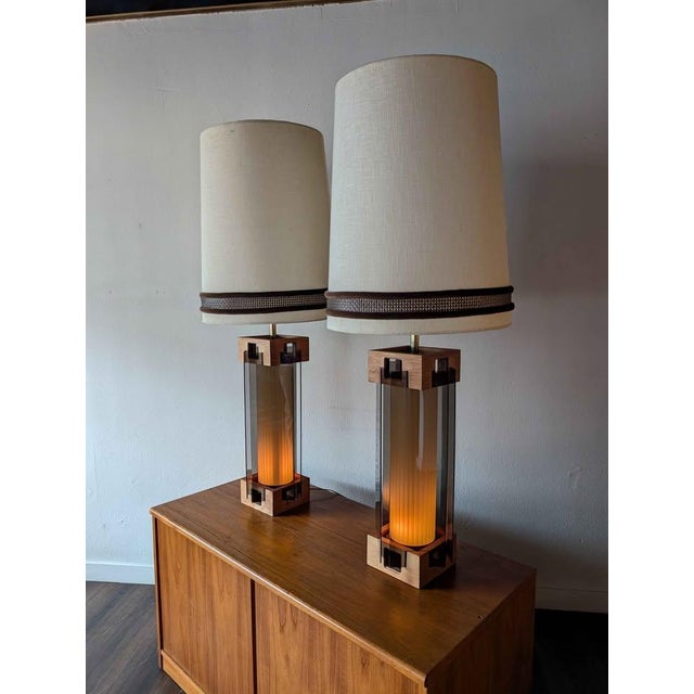 Mid-Century Modern Mid Century Modern Lucite & Walnut Lamps by Nova of California - Pair For Sale - Image 9 of 9